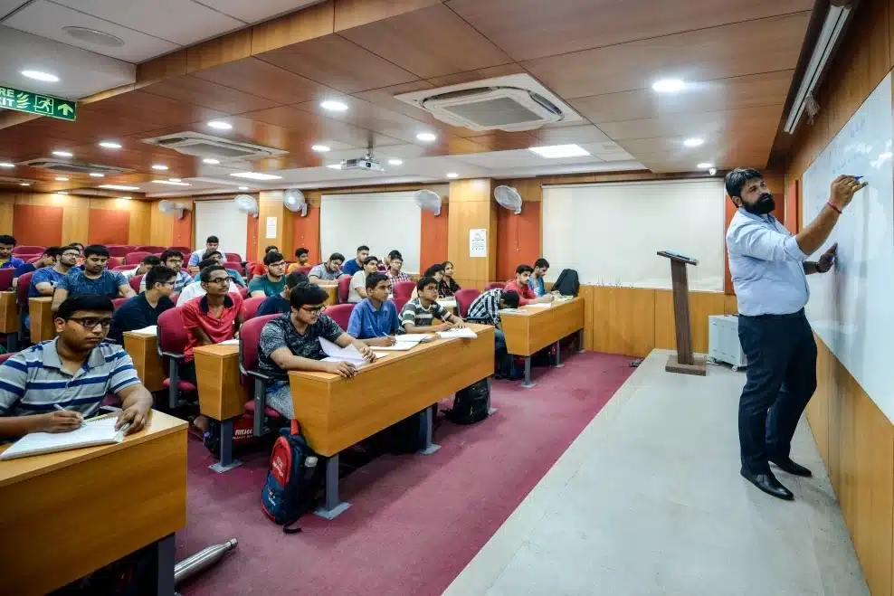 FIITJEE_Classroom_Delhi